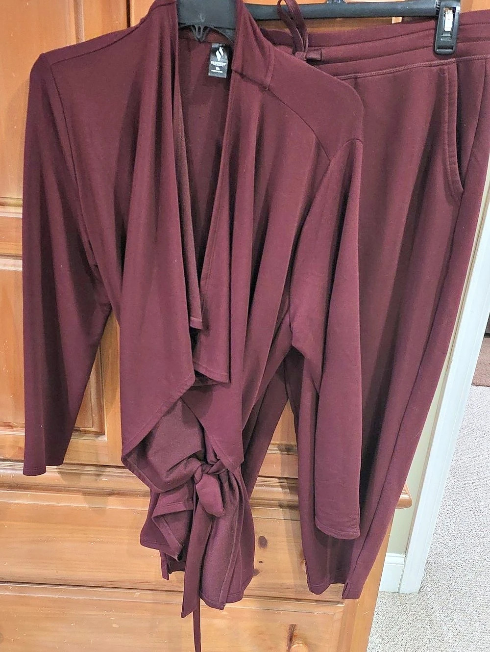 Skechers Burgundy Jogger Set Size XL Like New